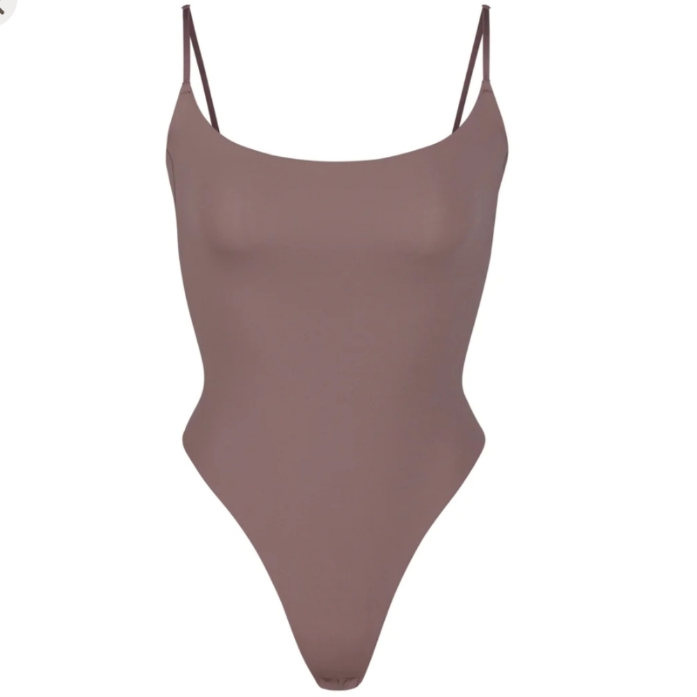 SKIMS Mauve Brown Scoop Neck Thong Bodysuit